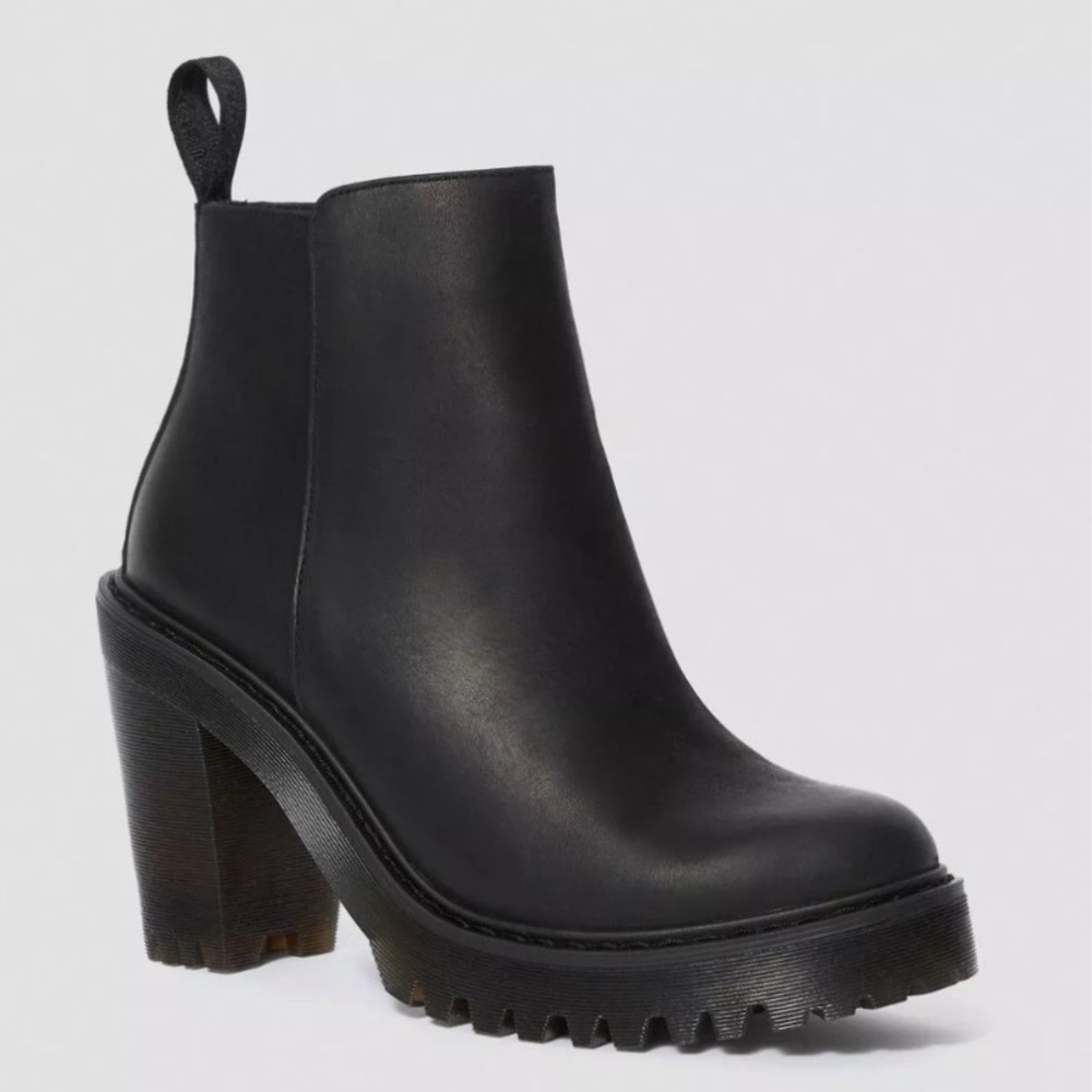DR. MARTENS MAGDALENA BOOTIE